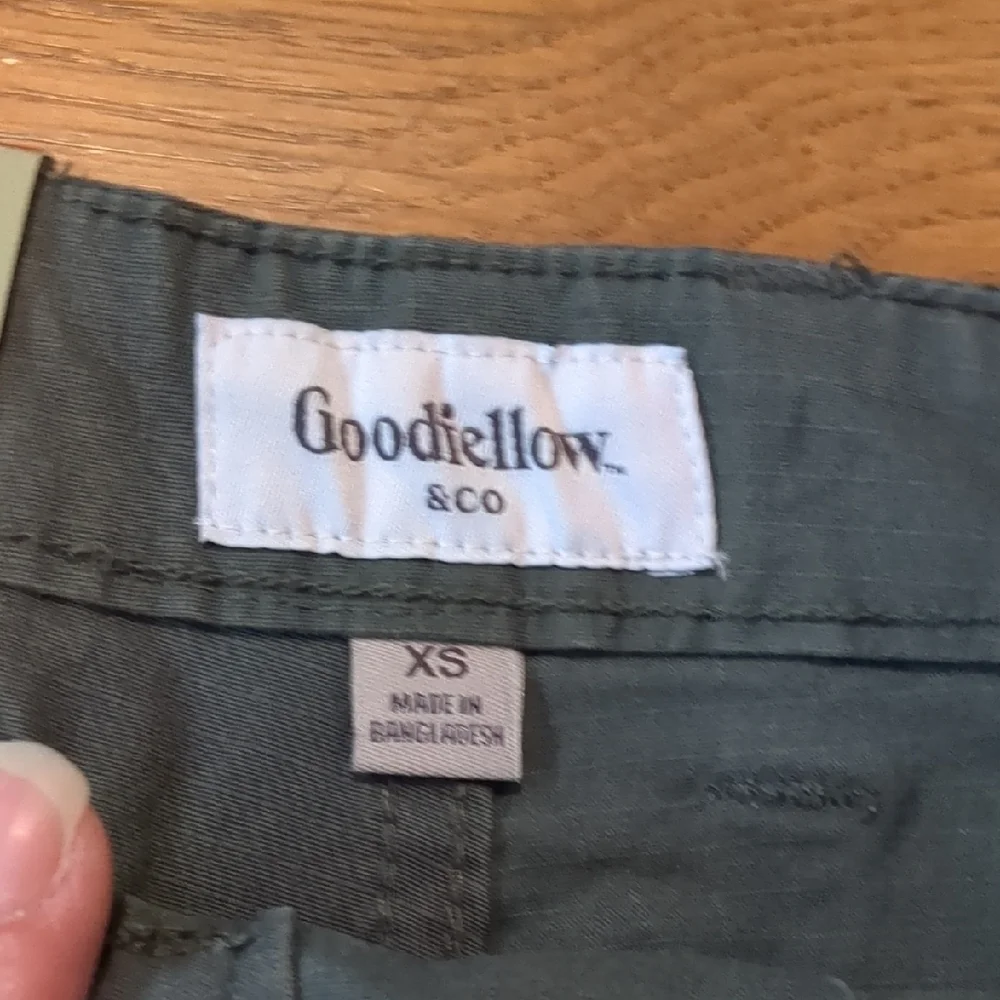 NWT Goodfellow & Co Men's Olive Flat Front Shorts SZ XS